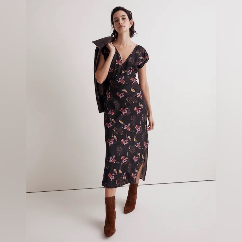 🎉HP🎉 Madewell Wide V-Neck Floral Cupro-Blend Midi Dress
